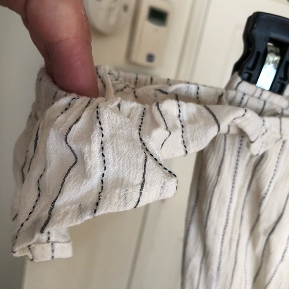 American Eagle Outfitters size XS size 2 white off shoulder romper - Picture 7 of 10